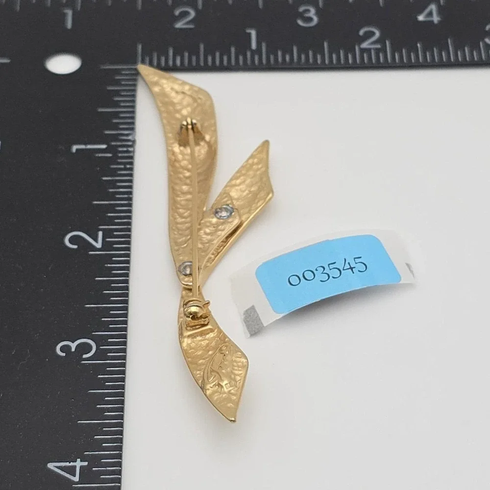 Vtg Signed TONA Brooch Pin Ribbon Striking Polished & Brushed Gold Plate 3.5
